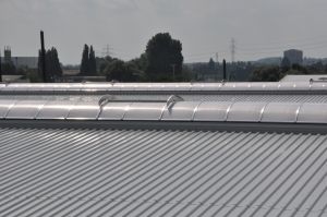 Lichtkuppeln und RWA-Anlagen von HHM Industriebau